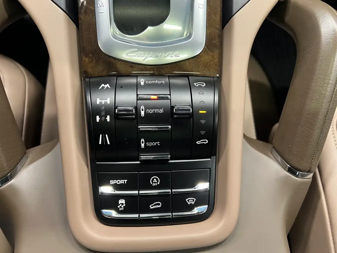 PORSCHE CAYENNE