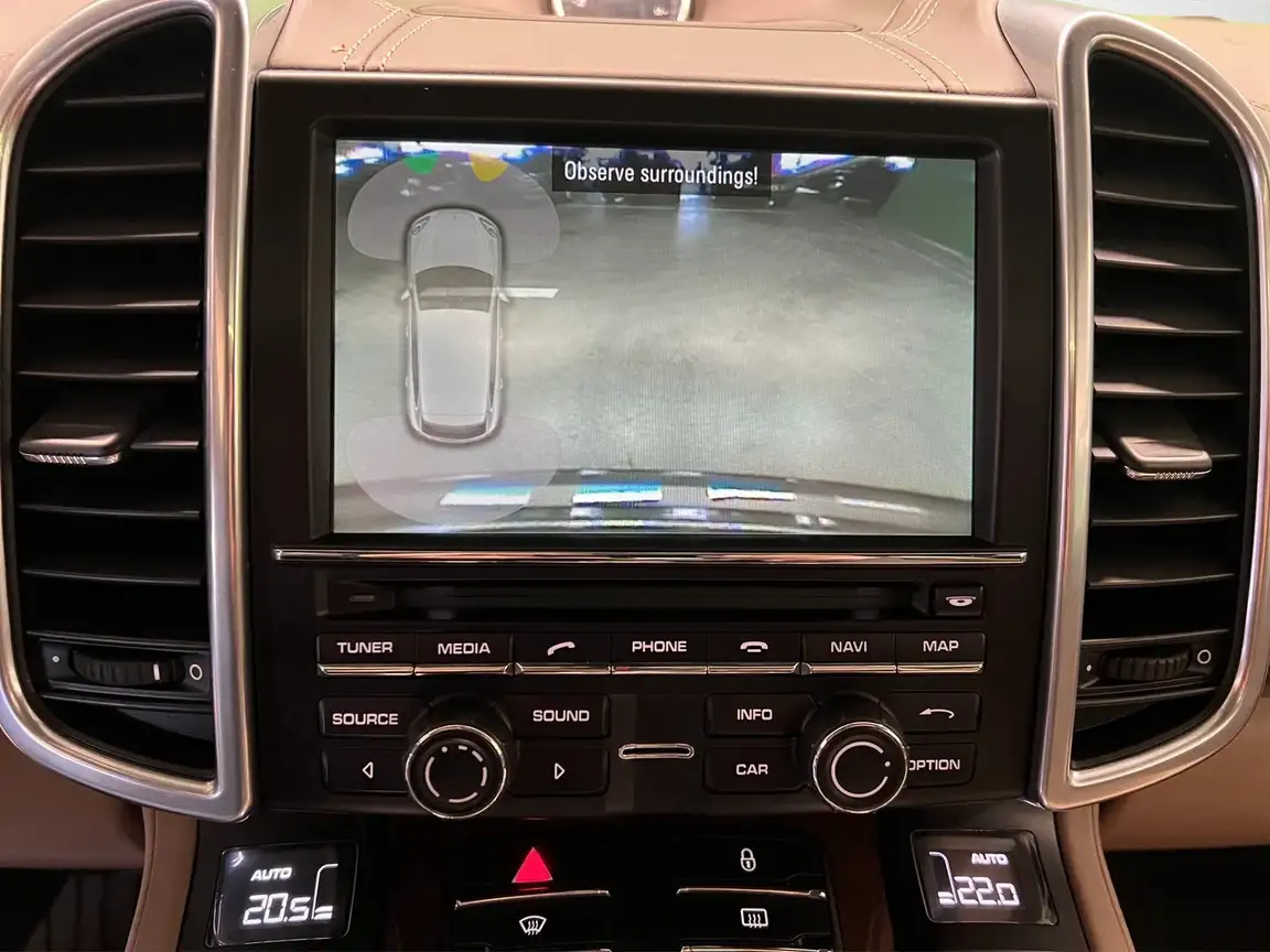 PORSCHE CAYENNE