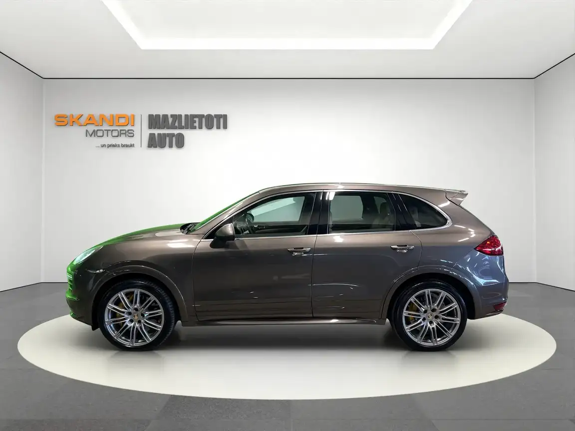 PORSCHE CAYENNE
