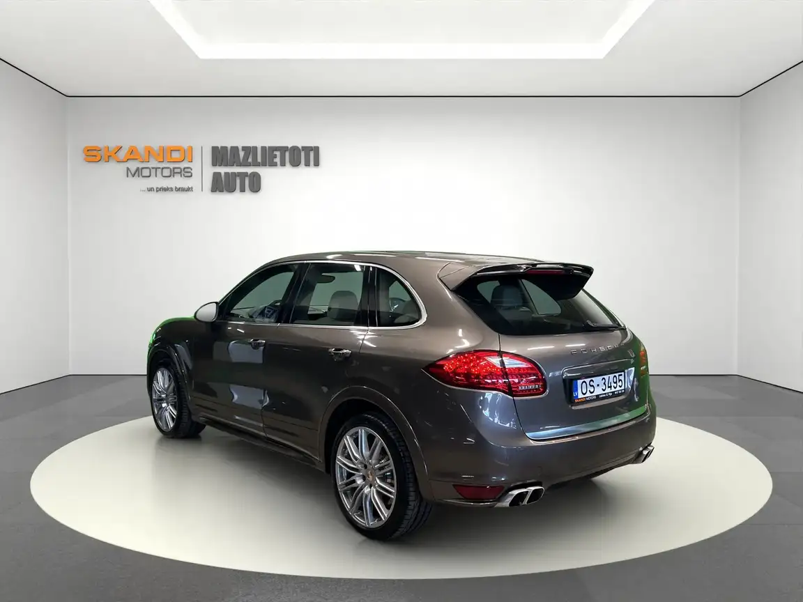 PORSCHE CAYENNE