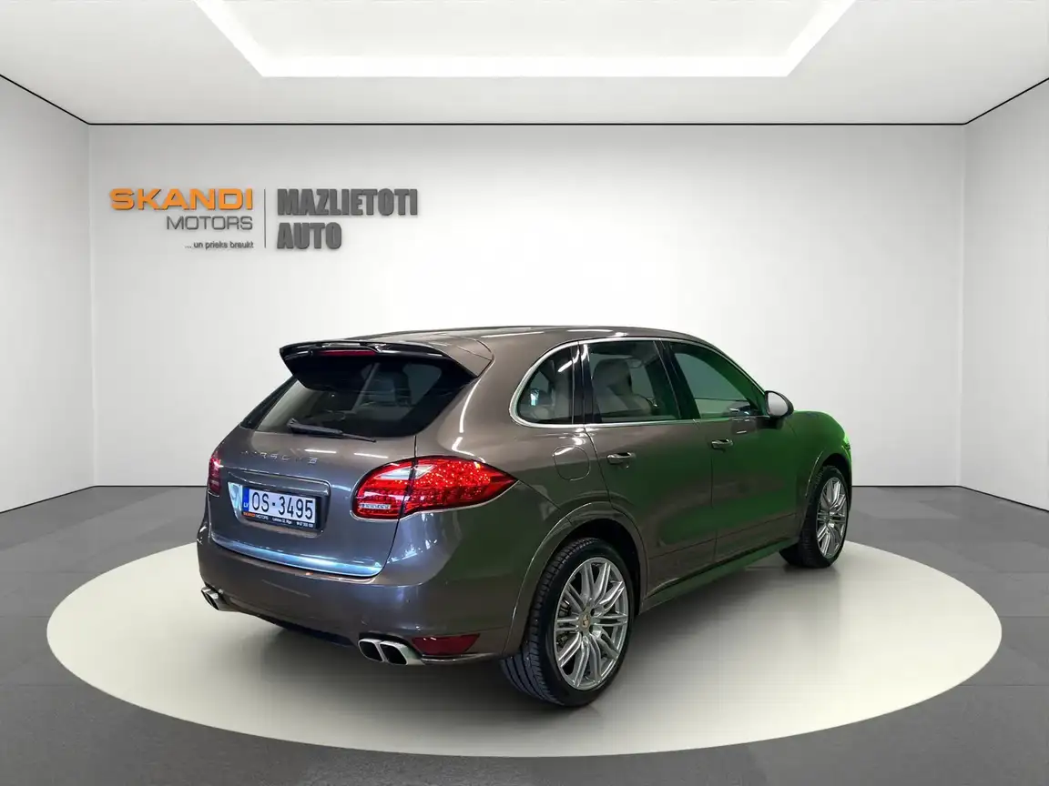 PORSCHE CAYENNE