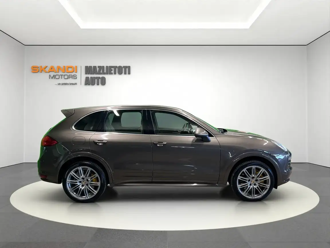 PORSCHE CAYENNE