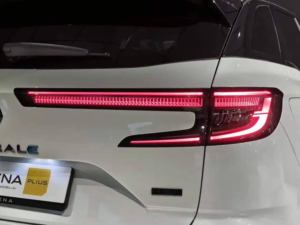 RENAULT AUSTRAL