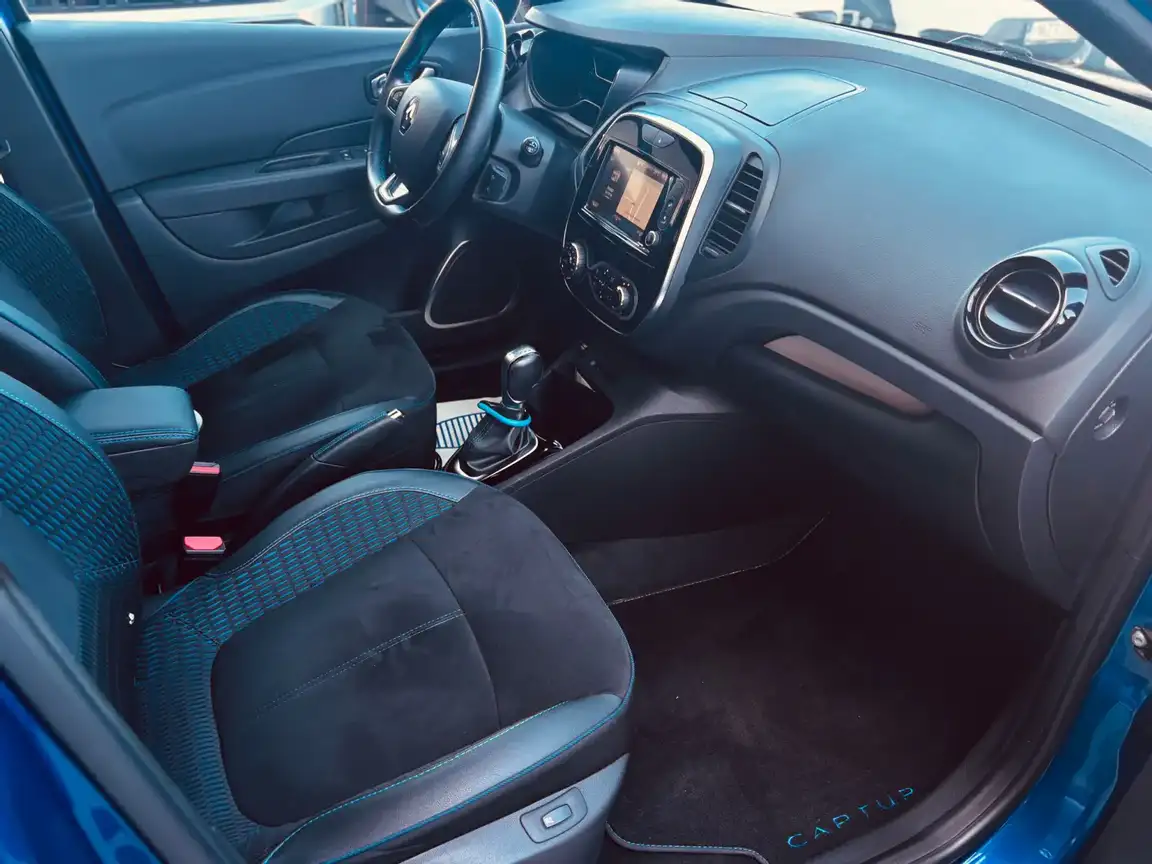 RENAULT CAPTUR
