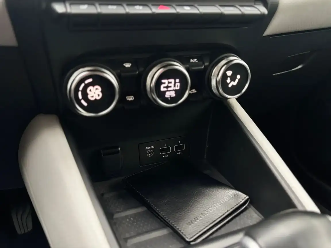 RENAULT CAPTUR