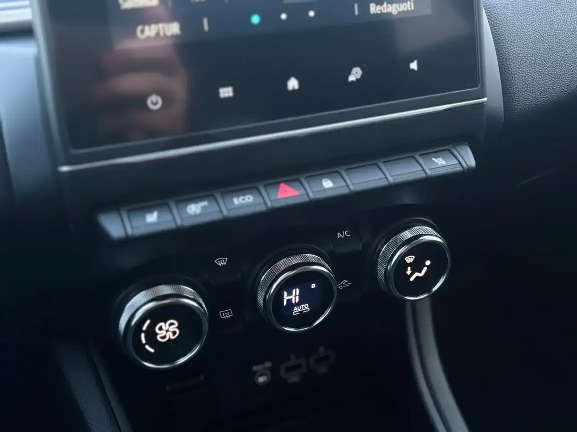 RENAULT CAPTUR