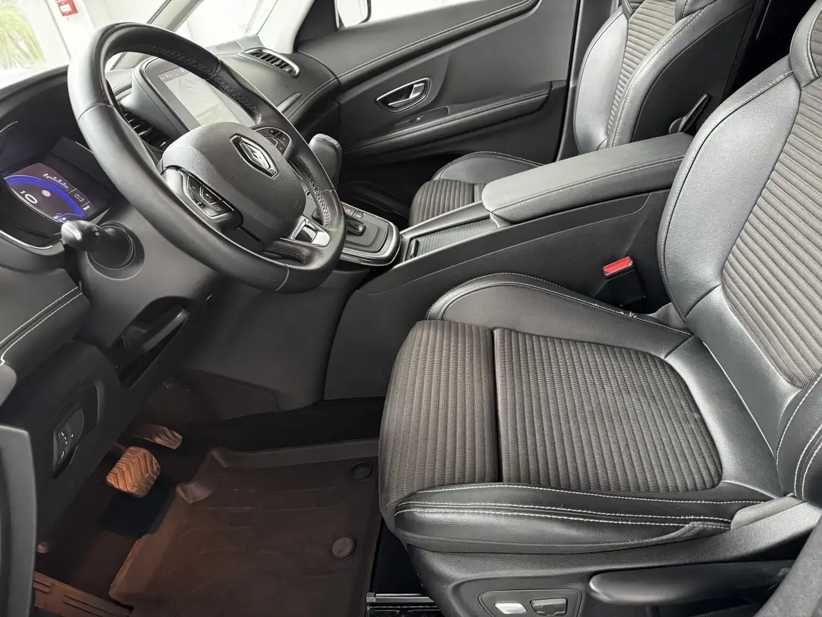 RENAULT SCENIC