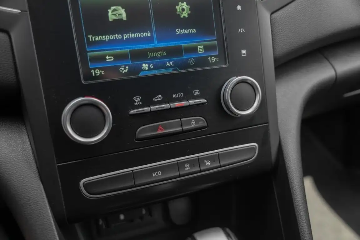 RENAULT MEGANE