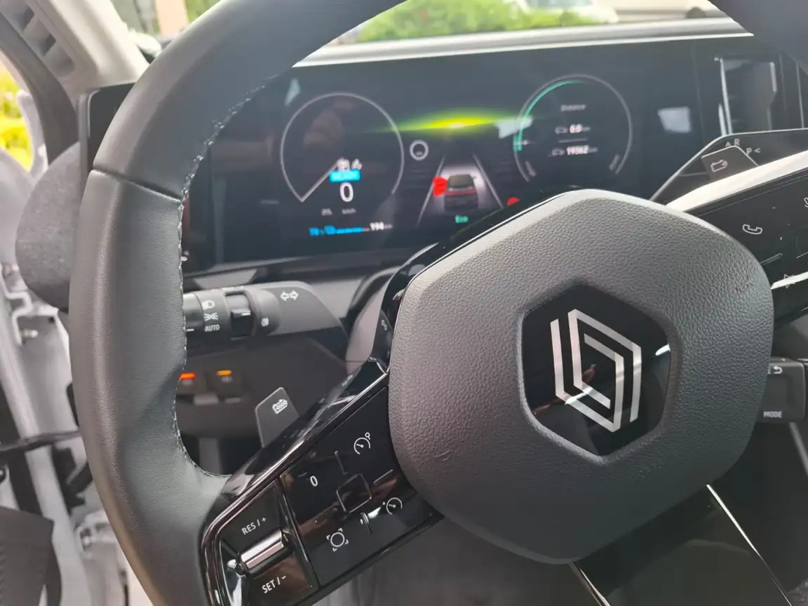 RENAULT MEGANE