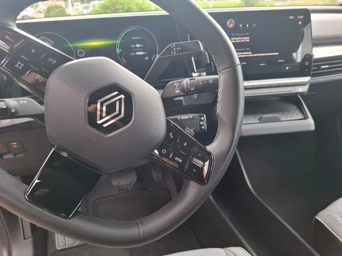 RENAULT MEGANE