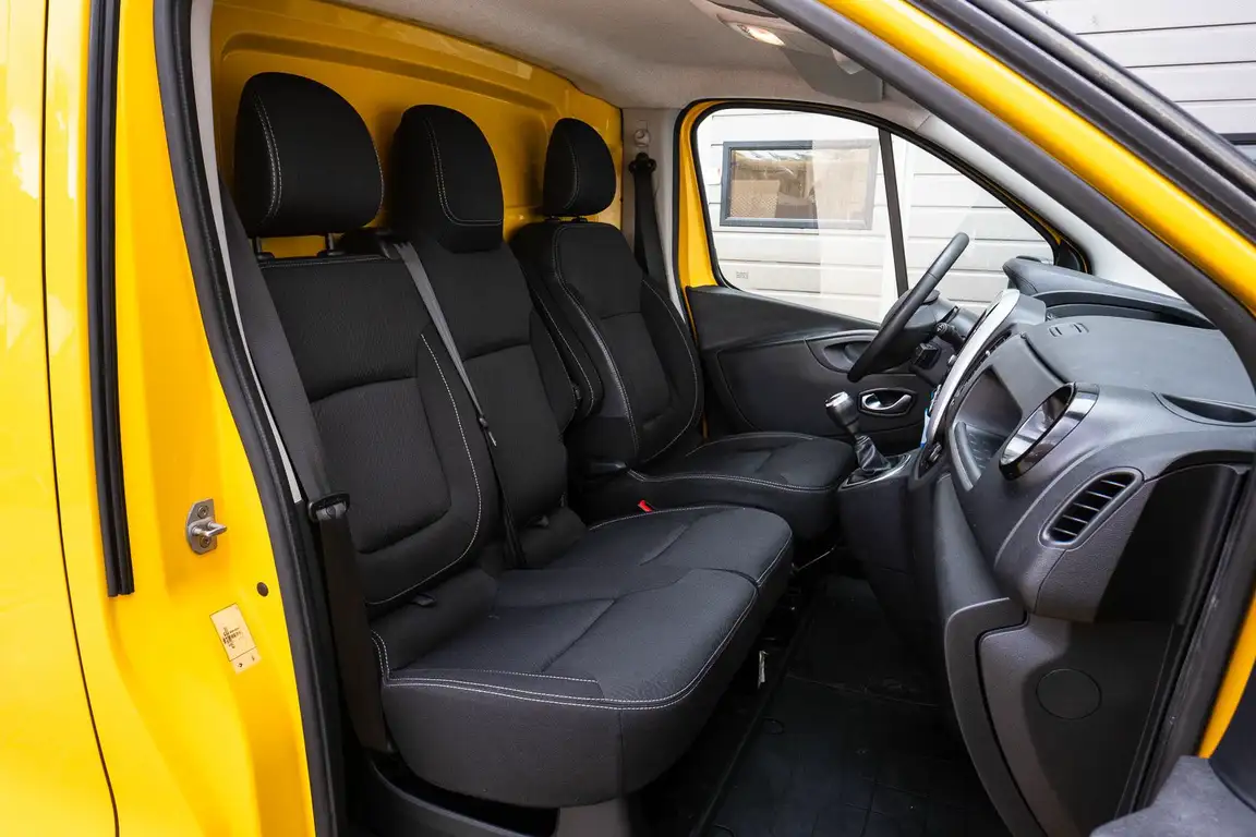 RENAULT TRAFIC