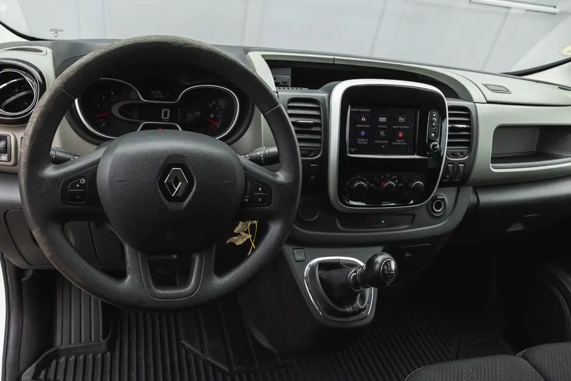 RENAULT TRAFIC