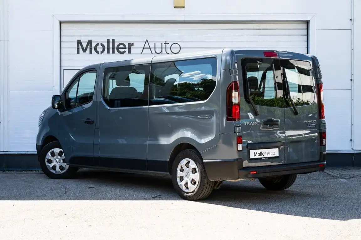 RENAULT TRAFIC