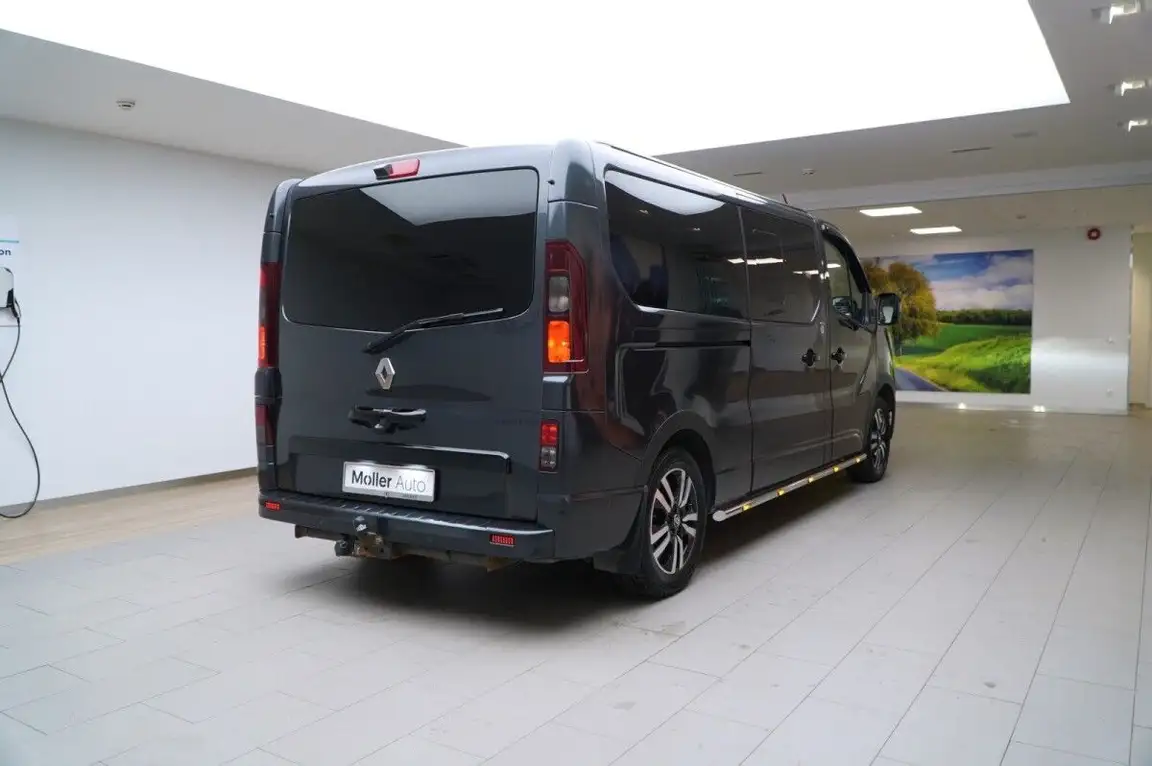 RENAULT TRAFIC