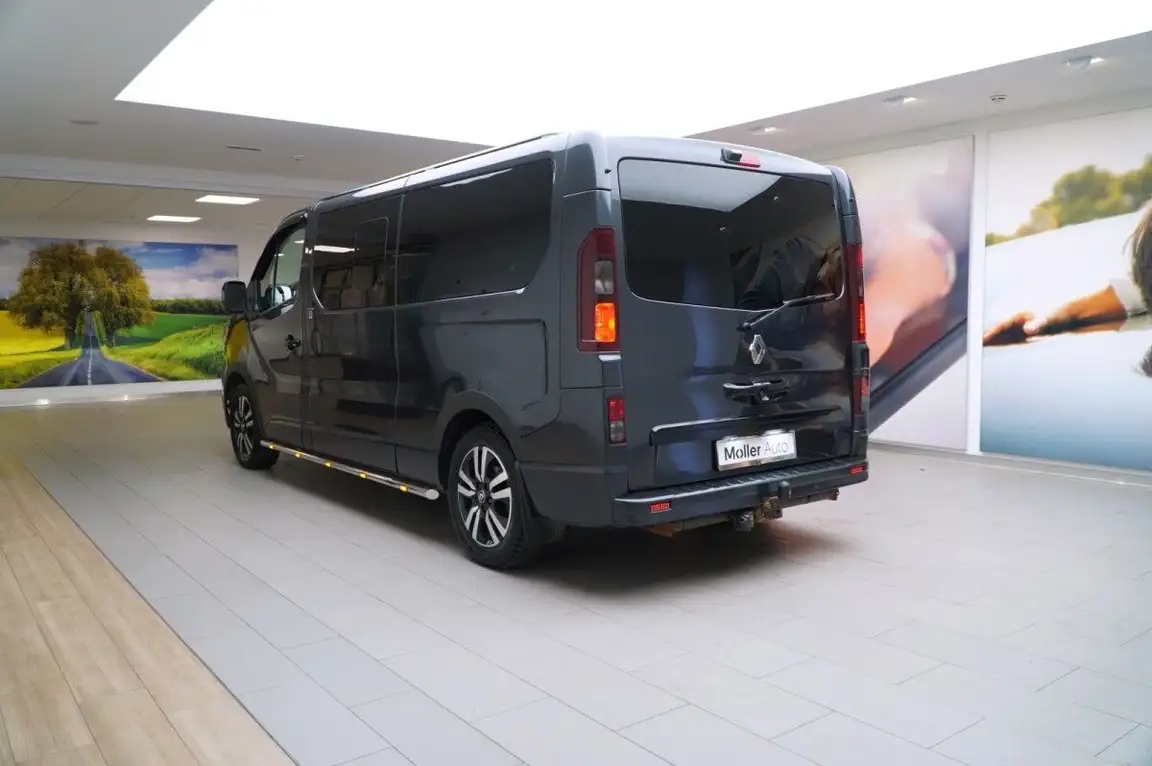 RENAULT TRAFIC