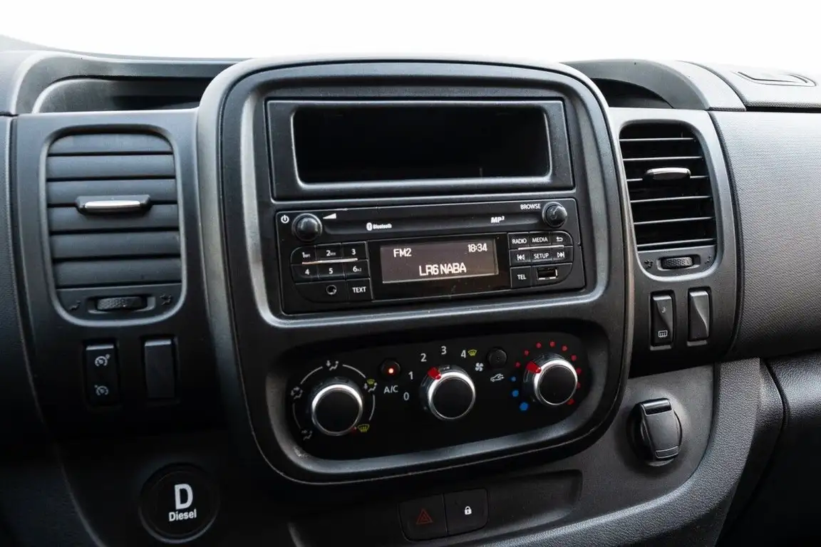 RENAULT TRAFIC