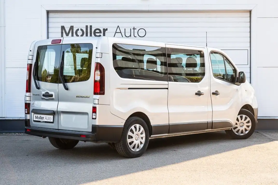 RENAULT TRAFIC