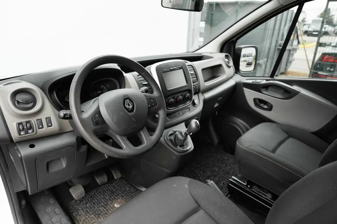 RENAULT TRAFIC