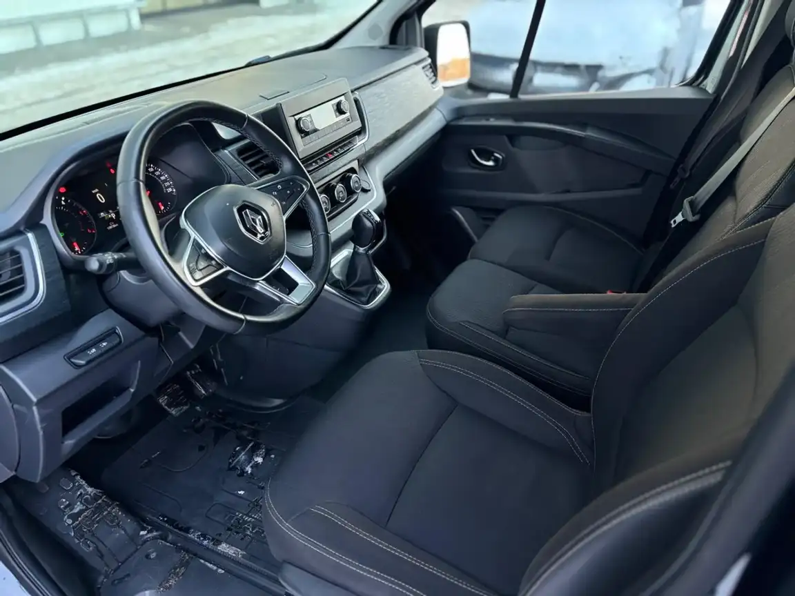 RENAULT TRAFIC