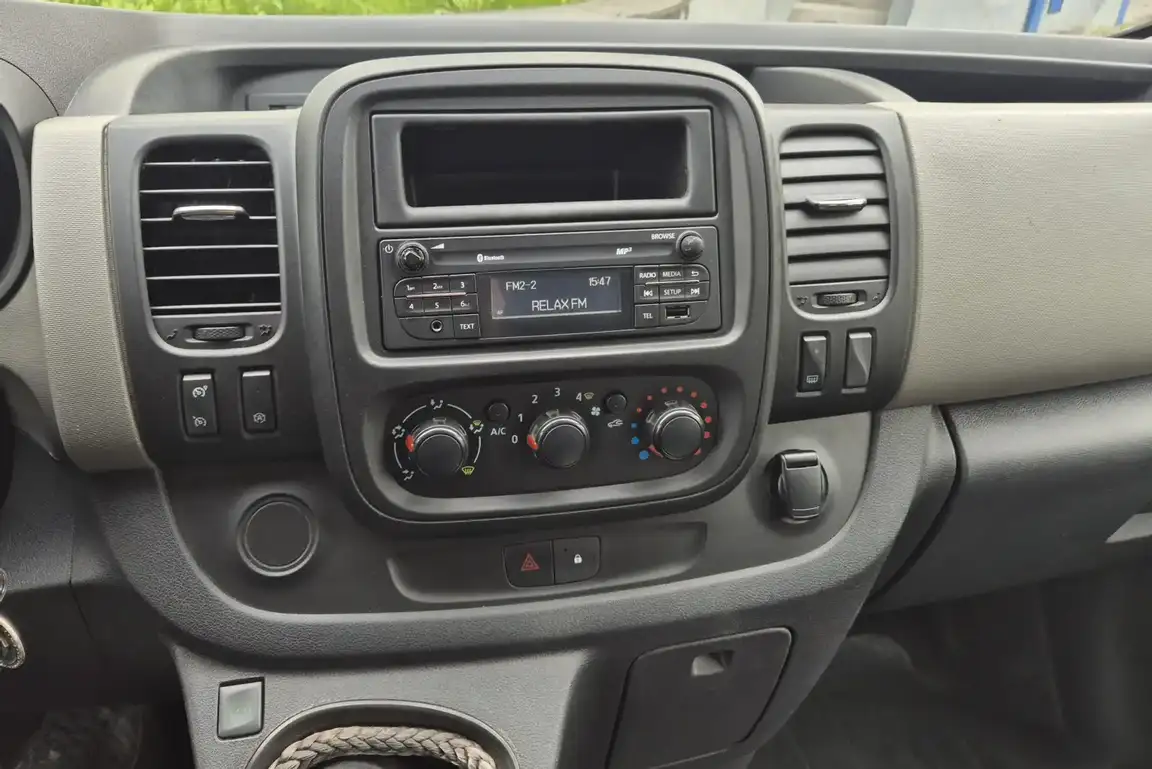 RENAULT TRAFIC