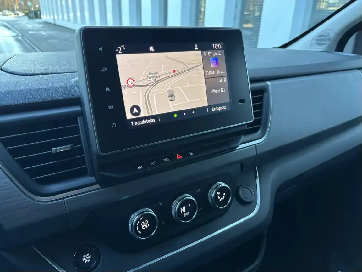 RENAULT TRAFIC