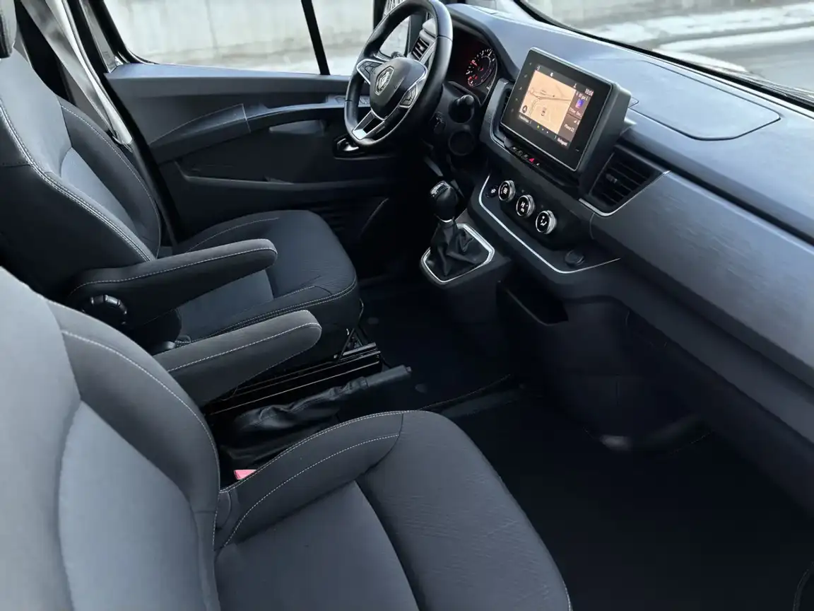 RENAULT TRAFIC