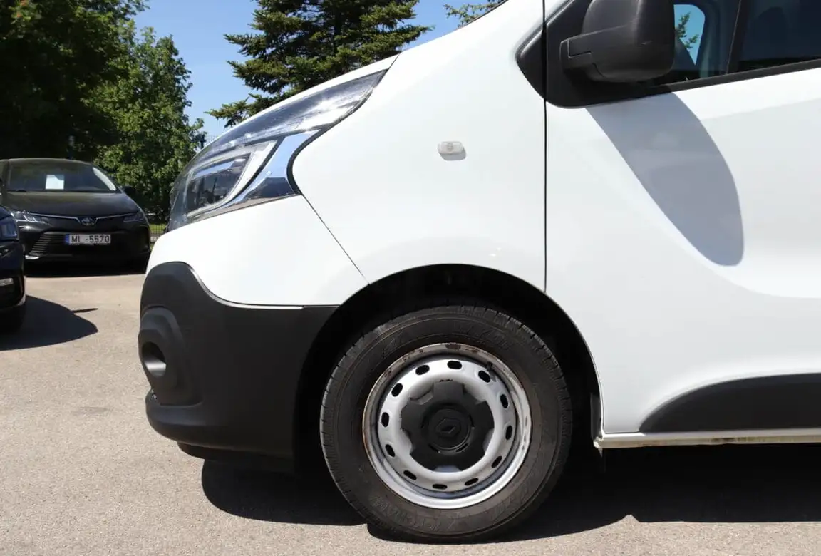 RENAULT TRAFIC