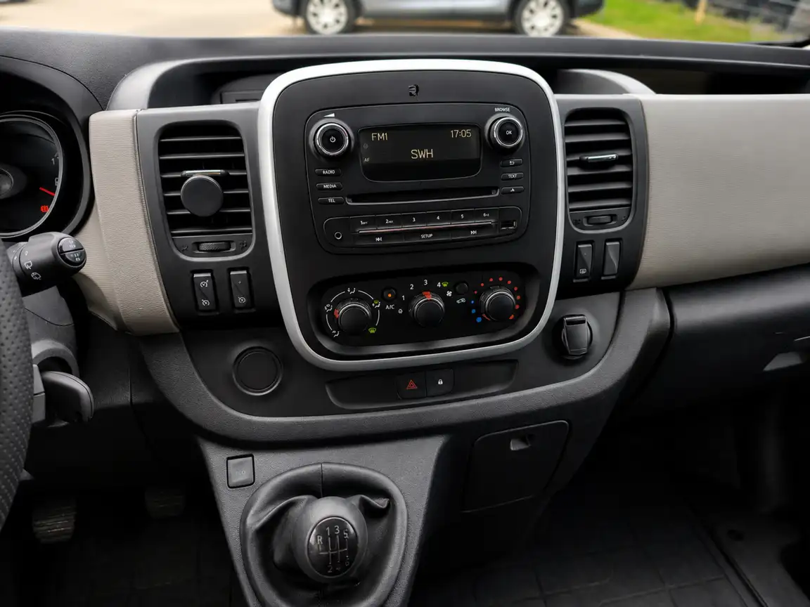 RENAULT TRAFIC