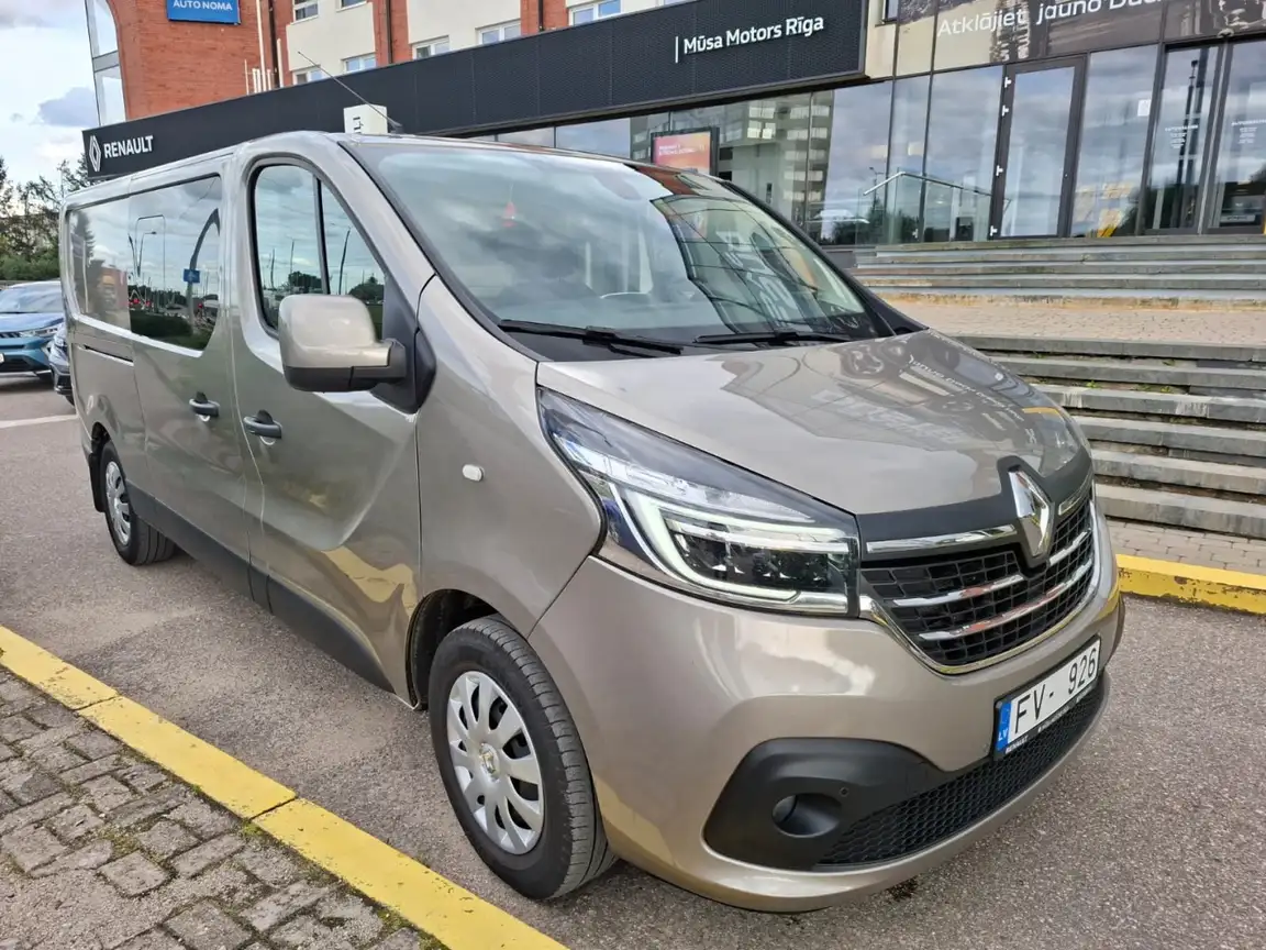 RENAULT TRAFIC