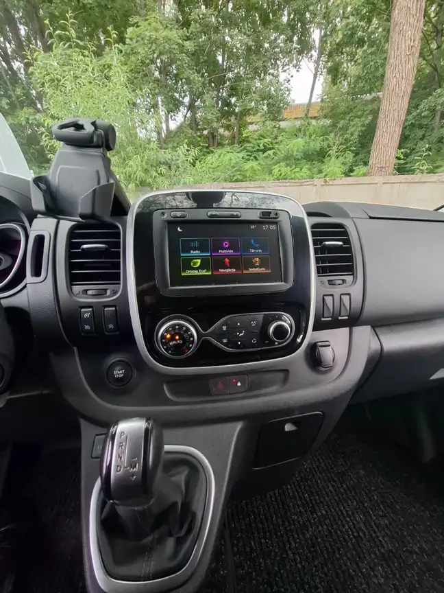 RENAULT TRAFIC