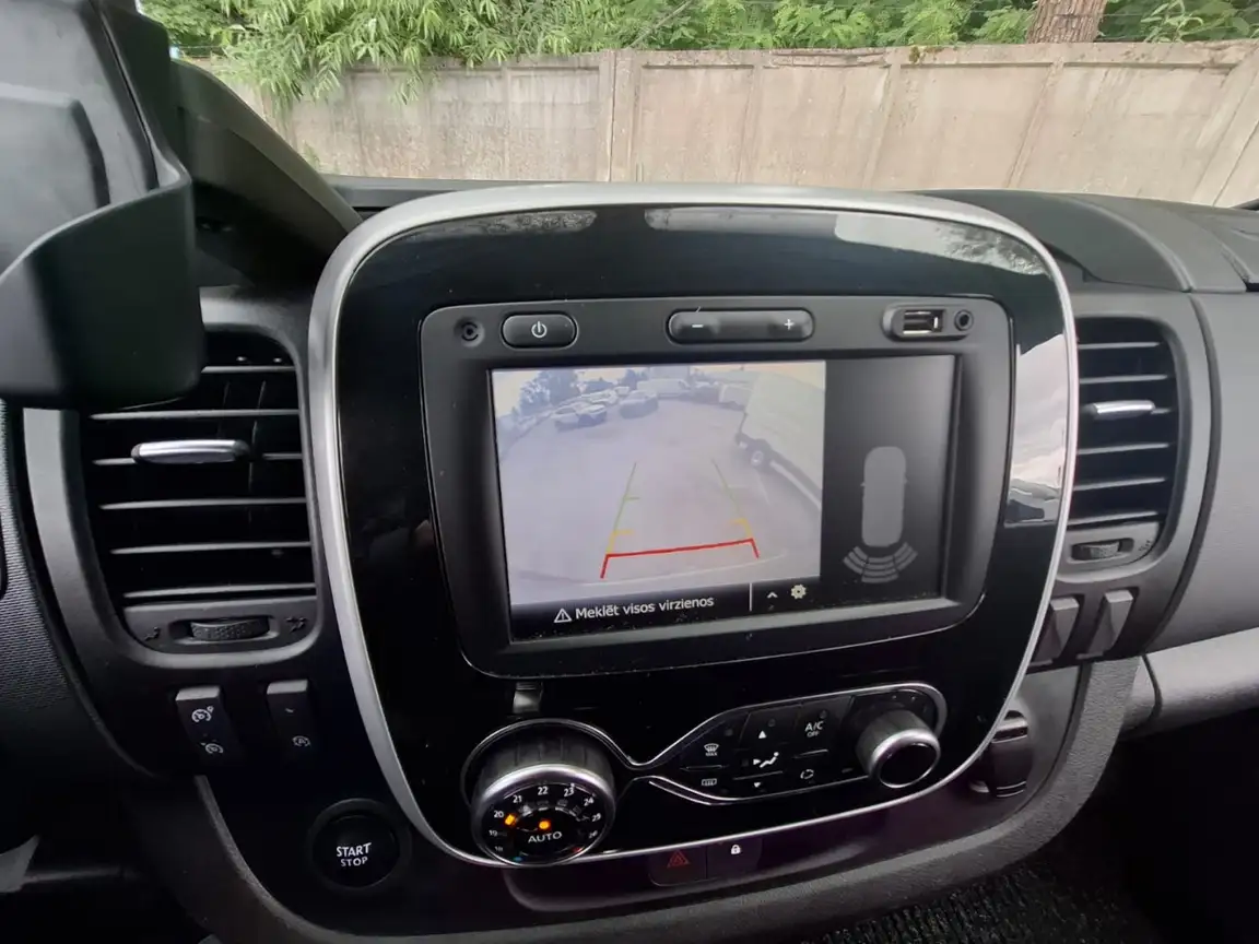 RENAULT TRAFIC