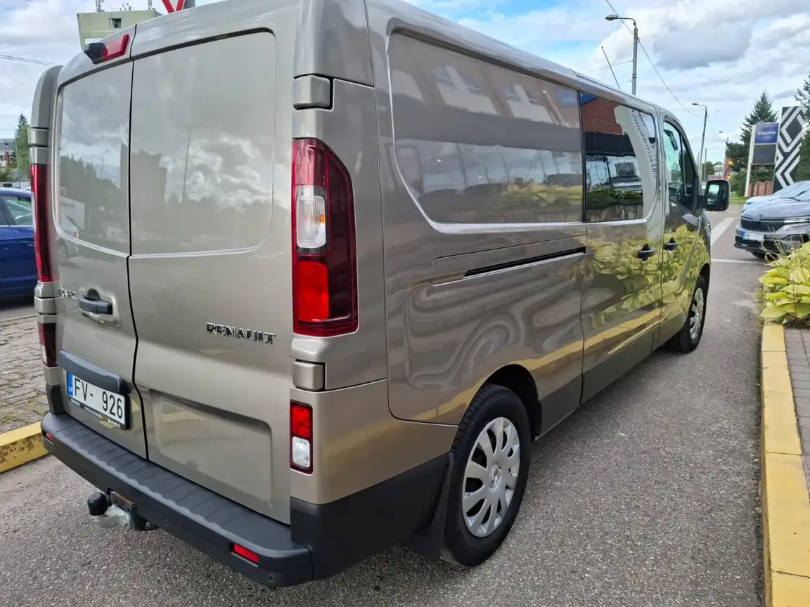 RENAULT TRAFIC