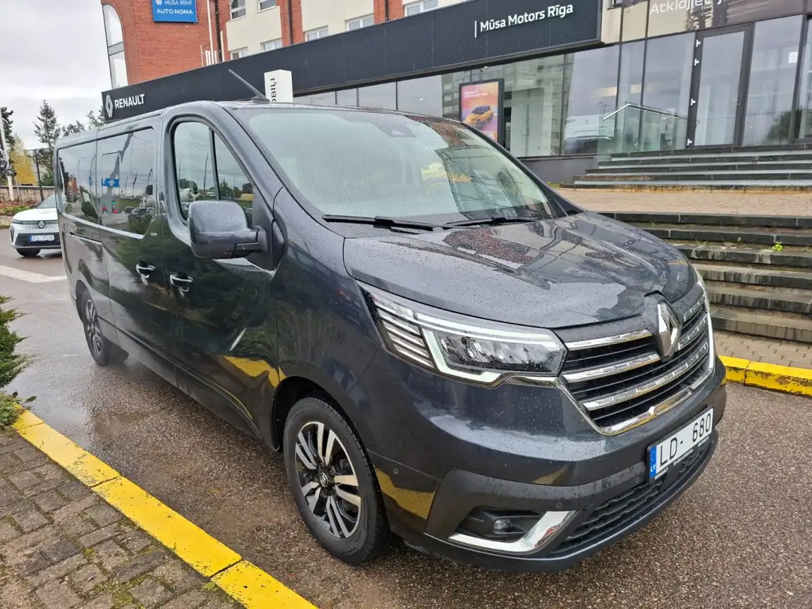 RENAULT TRAFIC