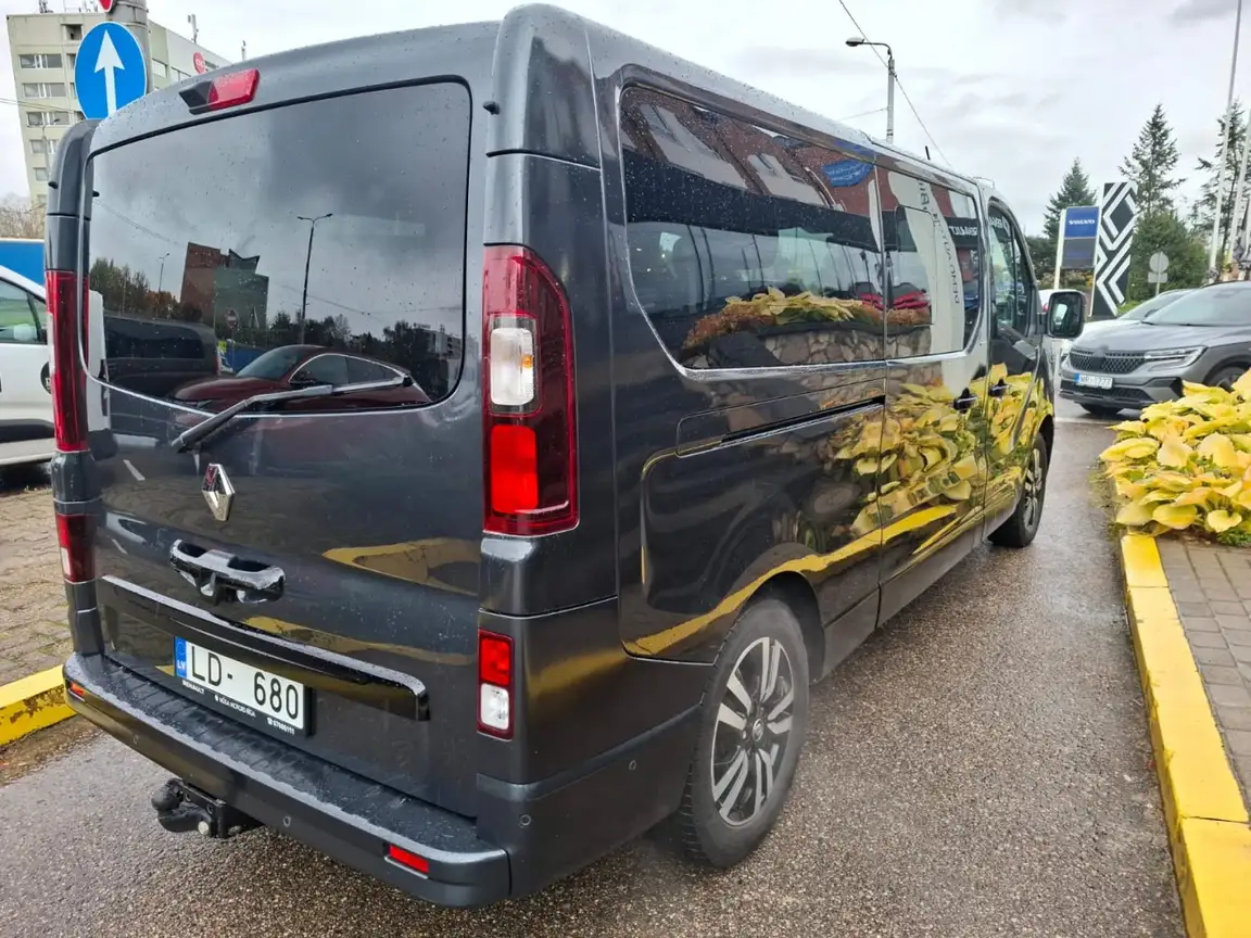 RENAULT TRAFIC