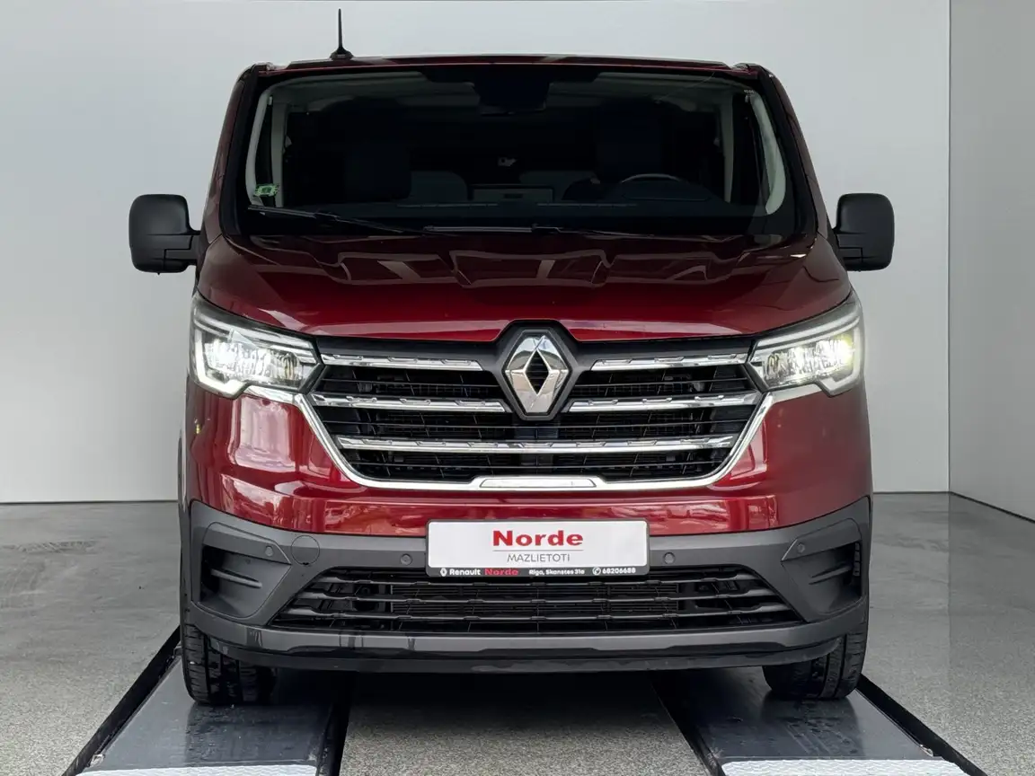 RENAULT TRAFIC