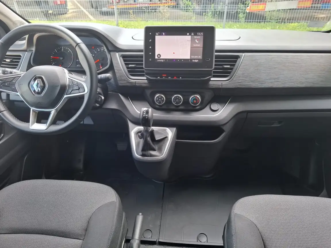 RENAULT TRAFIC