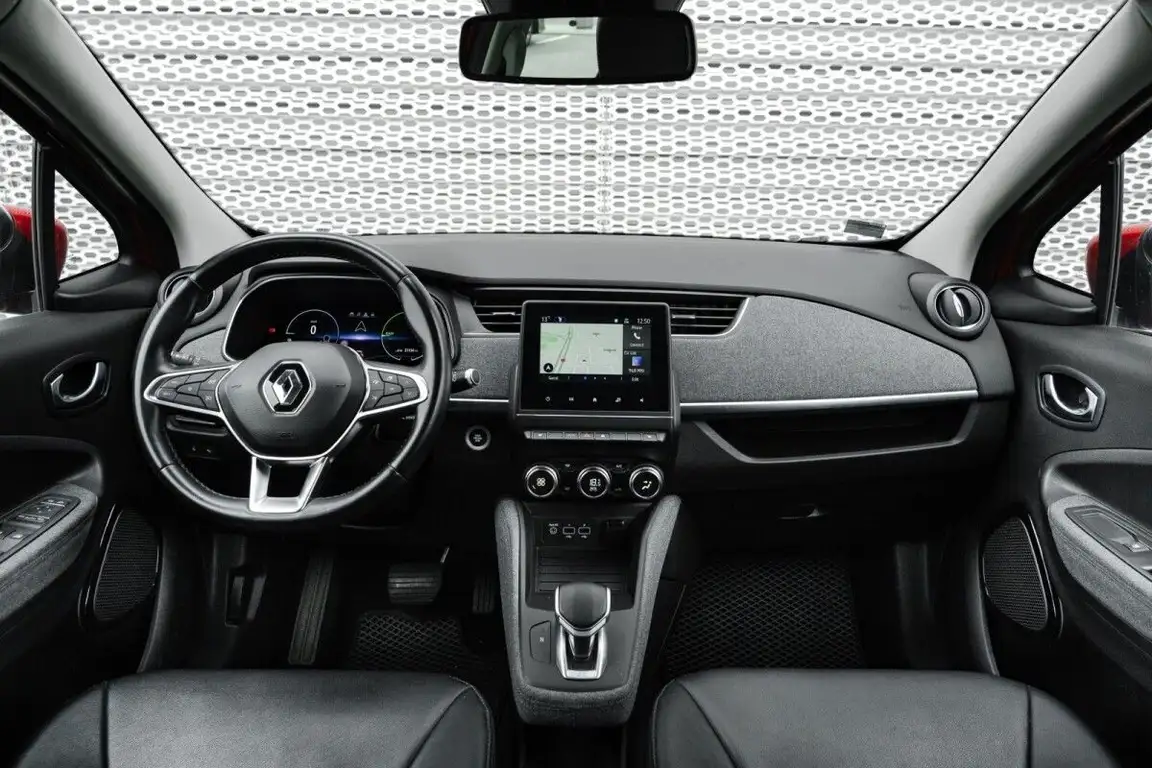 RENAULT ZOE