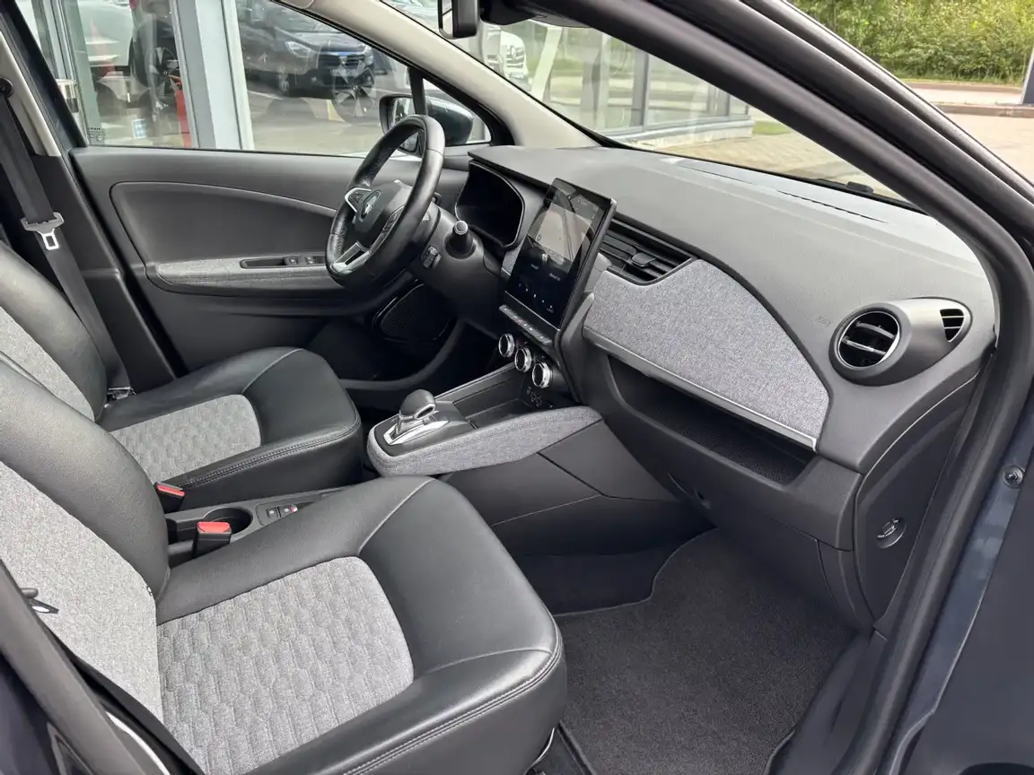 RENAULT ZOE
