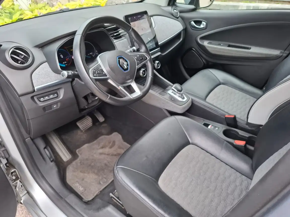 RENAULT ZOE