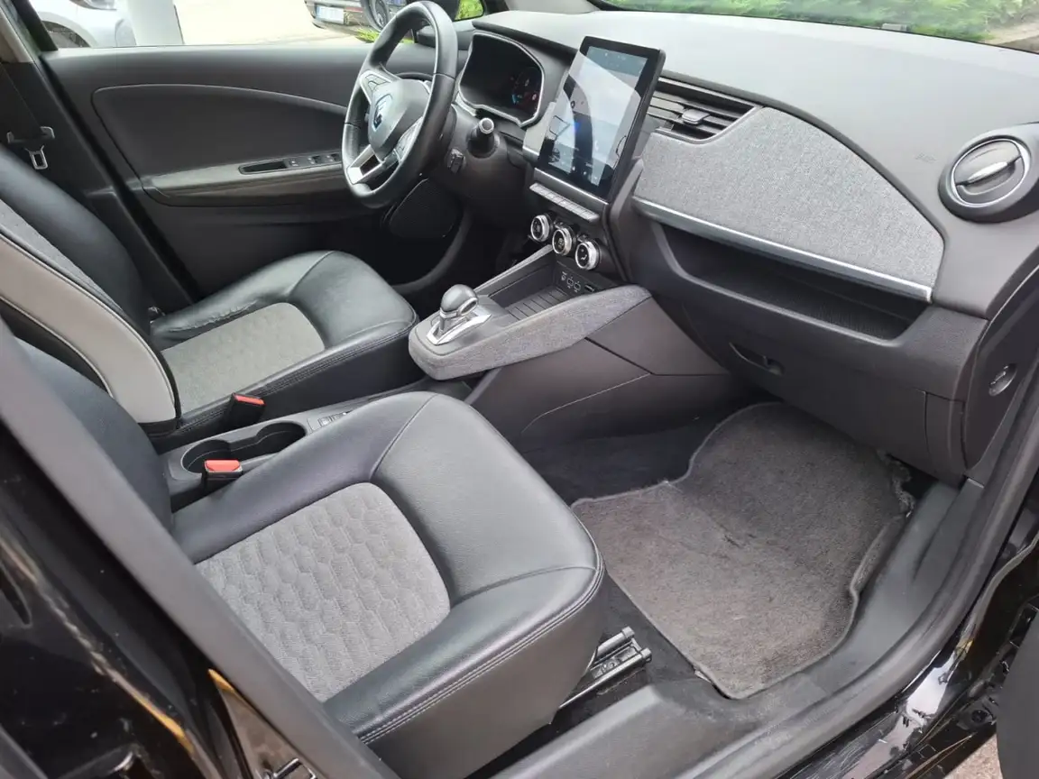 RENAULT ZOE