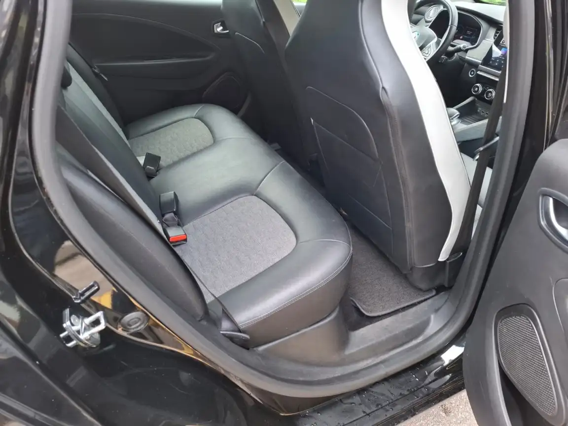 RENAULT ZOE