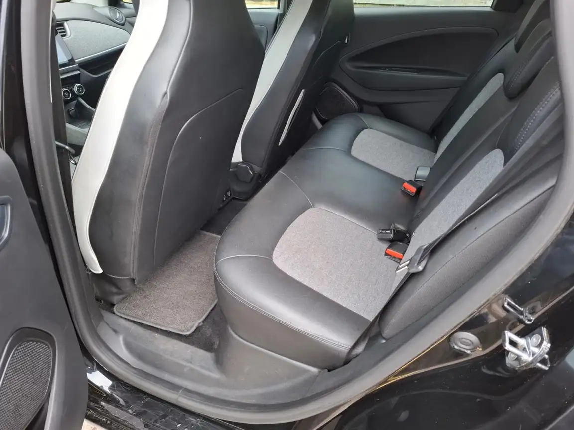 RENAULT ZOE