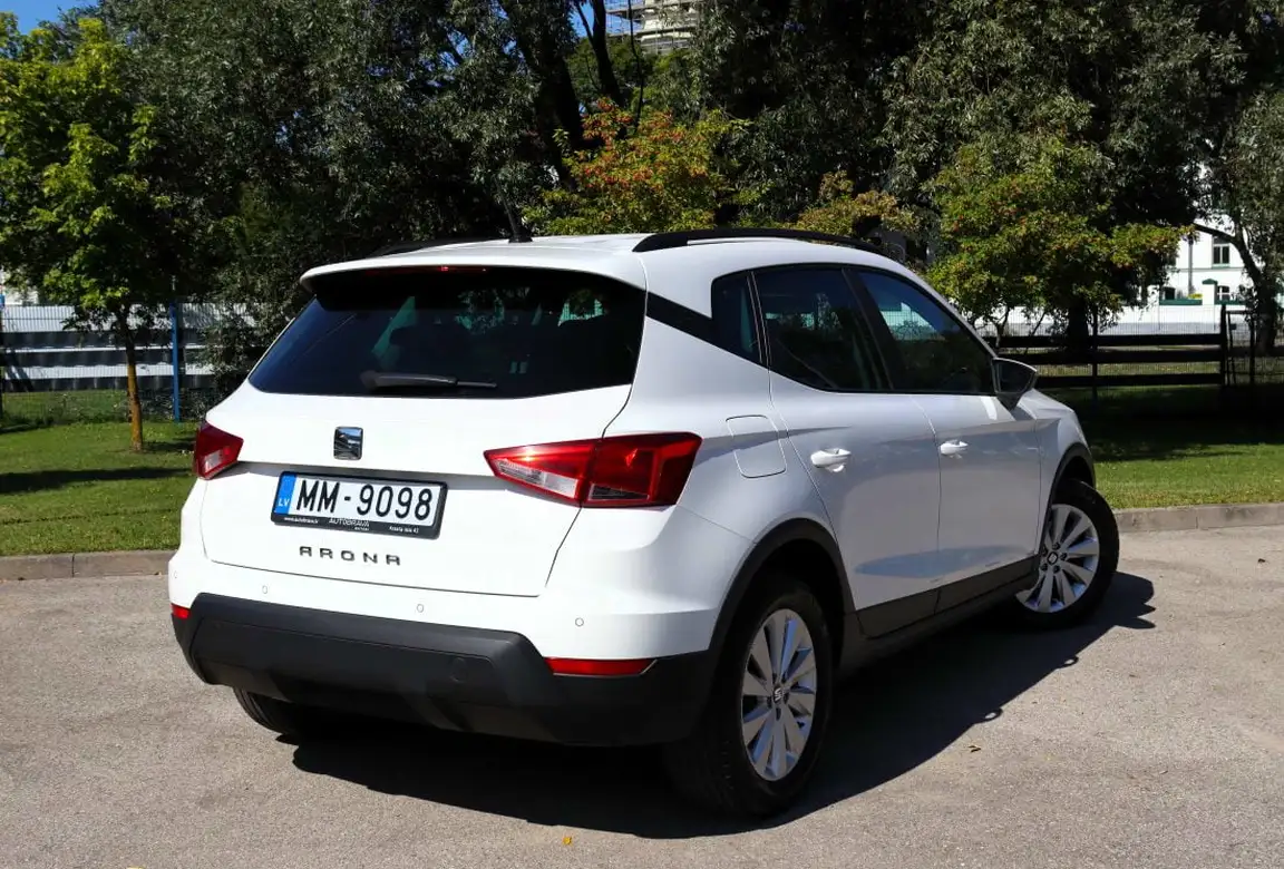 SEAT ARONA