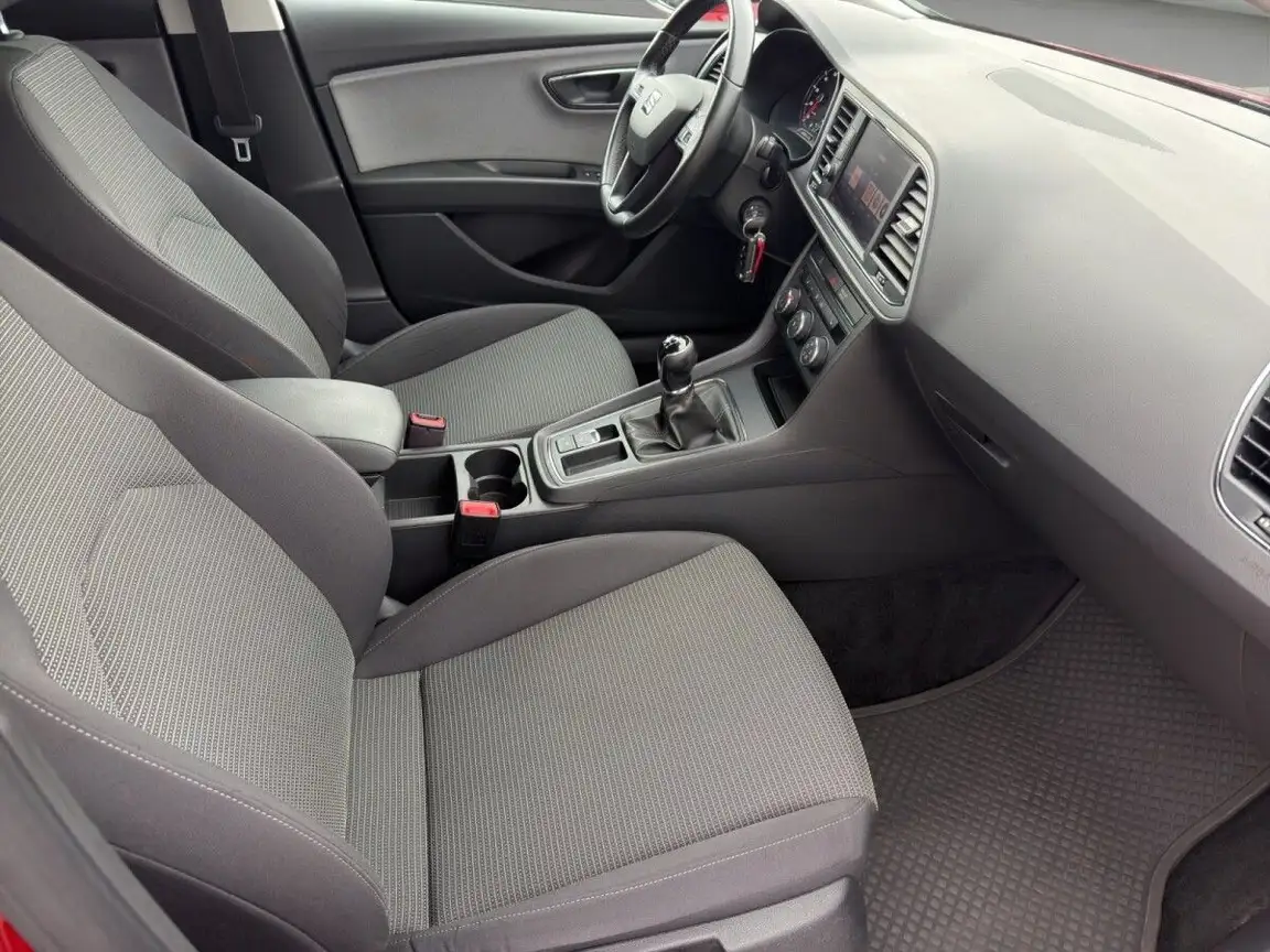SEAT LEON