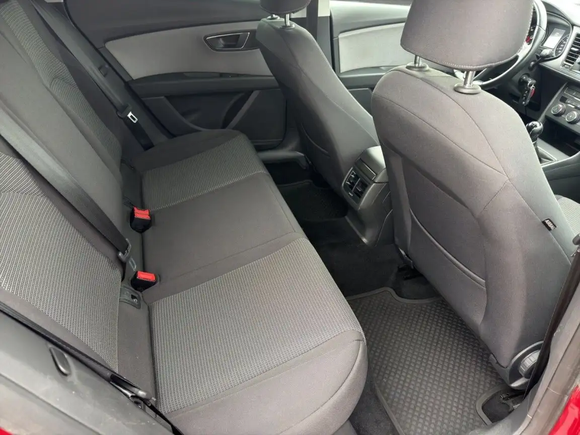 SEAT LEON