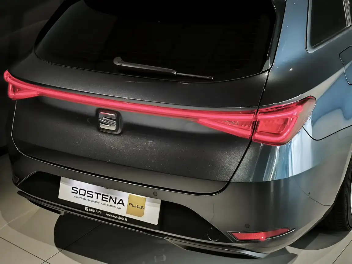 SEAT LEON
