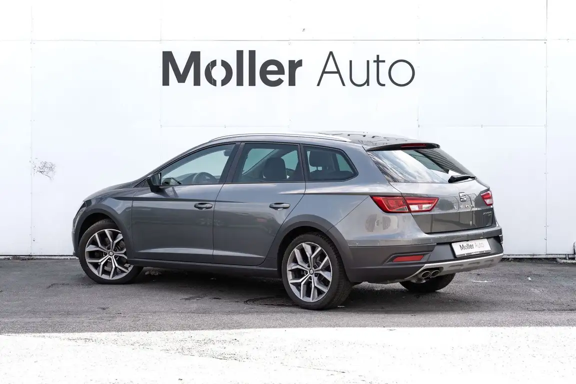 SEAT LEON