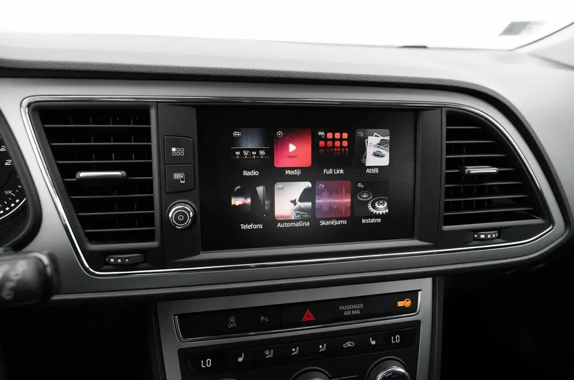 SEAT LEON