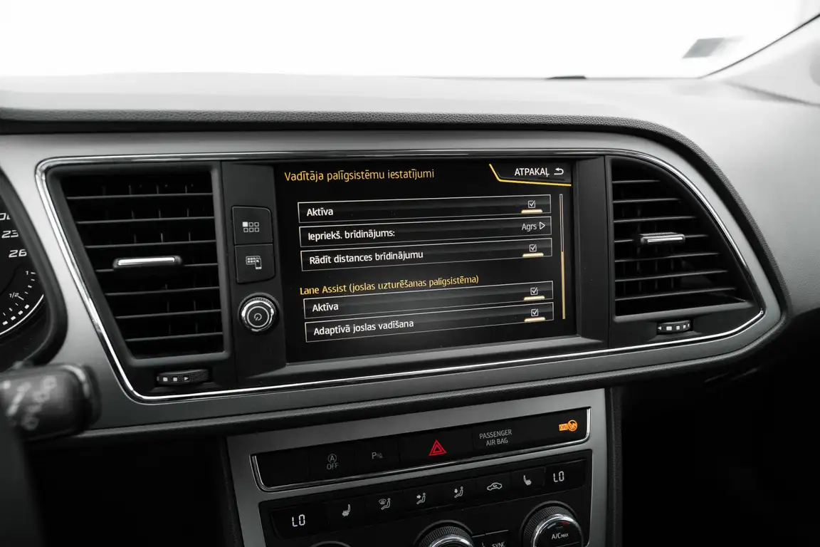 SEAT LEON