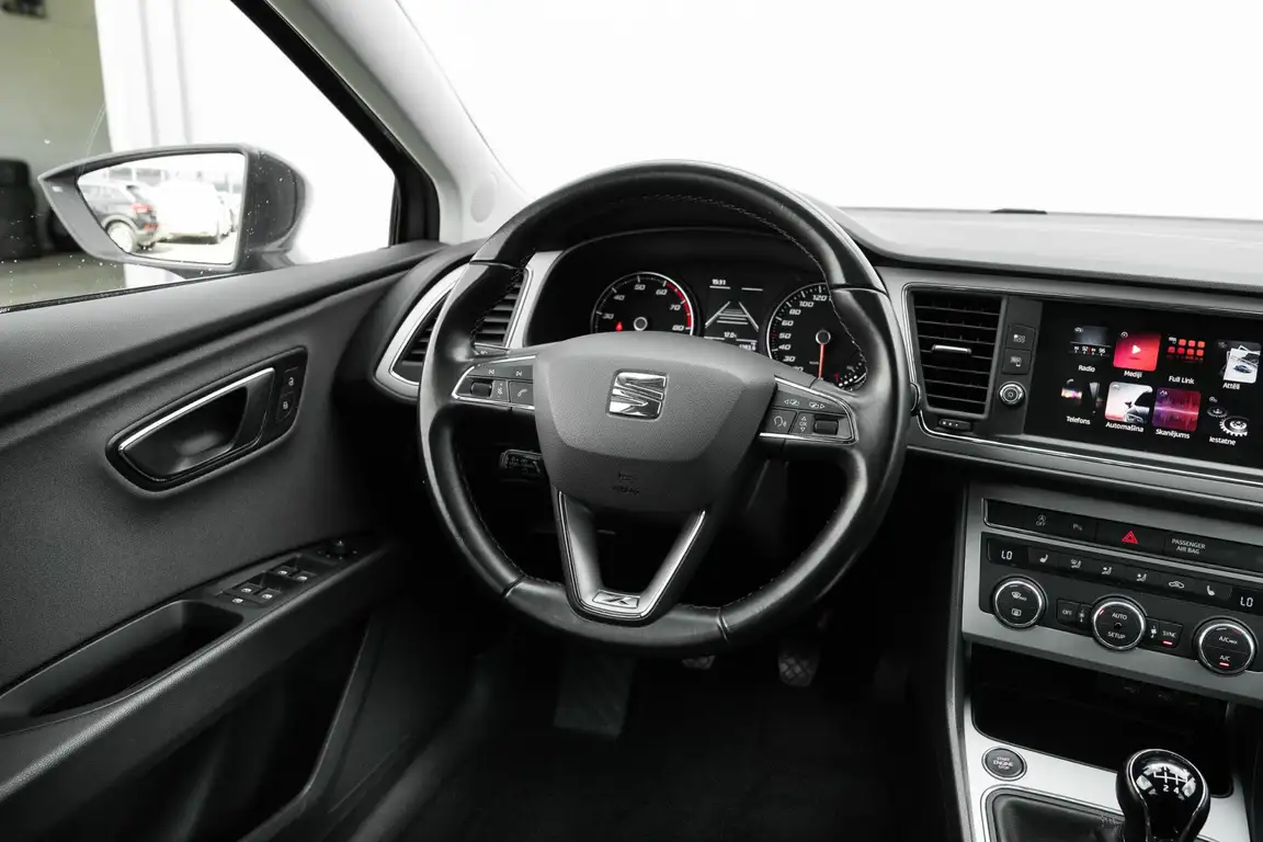 SEAT LEON